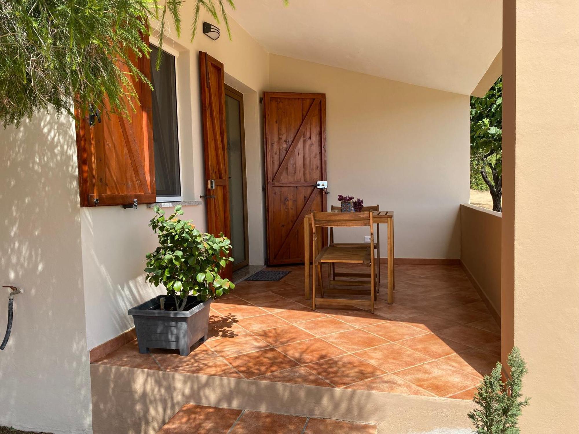 La Collina: L'Alba Apartman Castiadas Kültér fotó